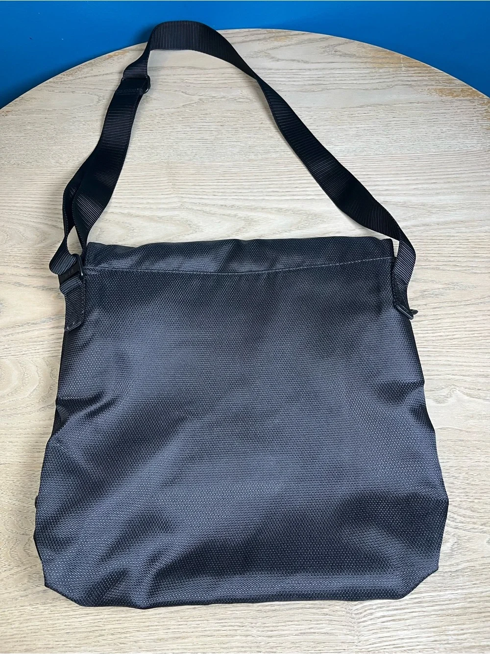 TUMI Alpha Bravo Barton Black Nylon Crossbody Messenger Bag Travel Carry On
